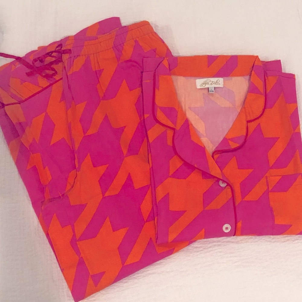 Jayes Studios Sateen Capri Pajama Set